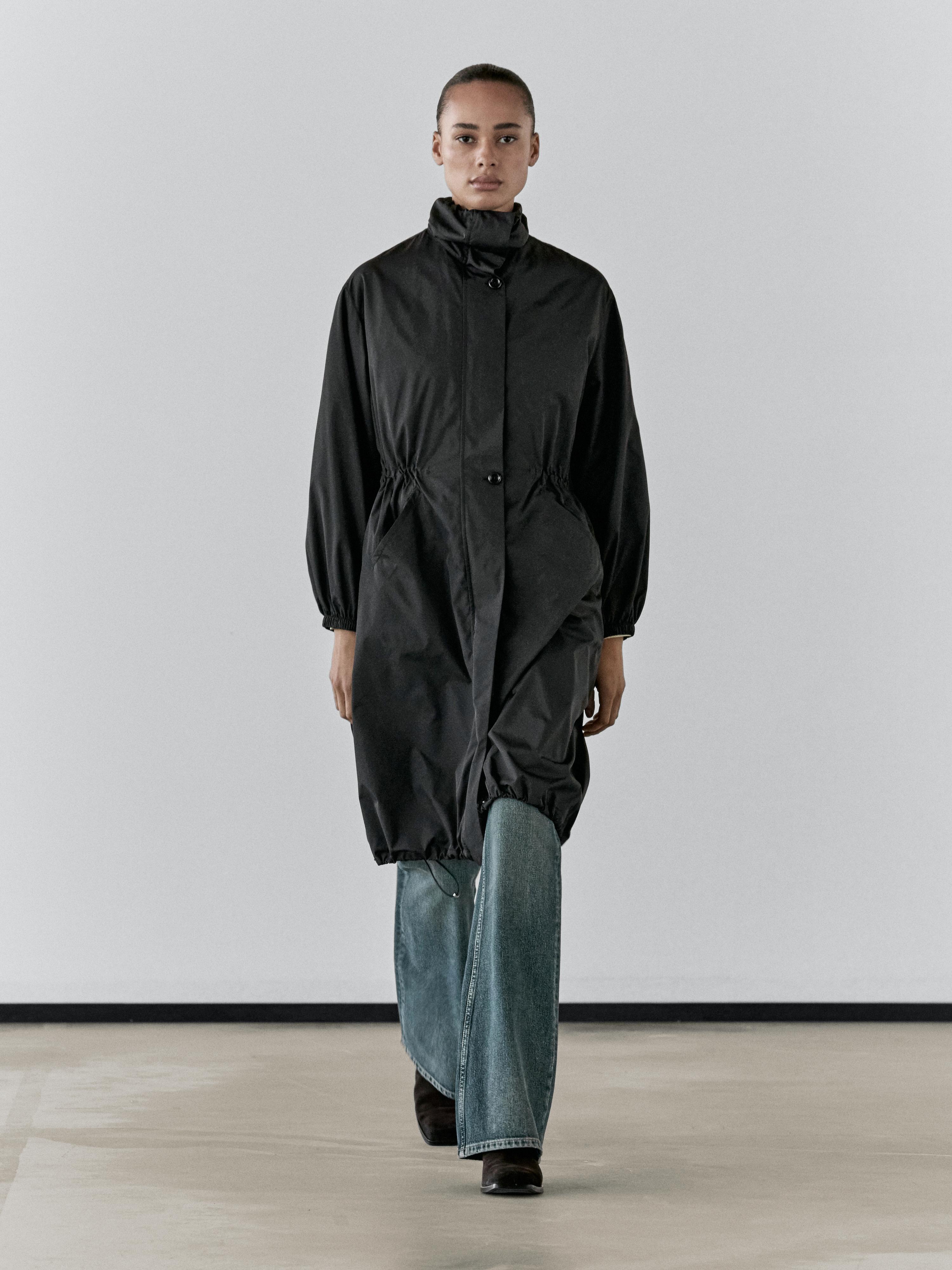 Water-repellent parka with detachable inner gilet